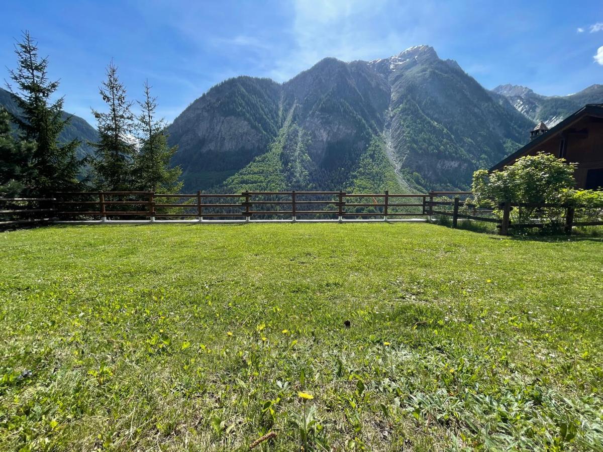Courmayeur~Navetta Gratuita Per Il Centro+Impianti Екстериор снимка
