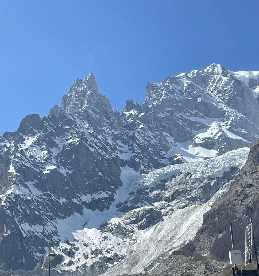 Courmayeur~Navetta Gratuita Per Il Centro+Impianti Екстериор снимка